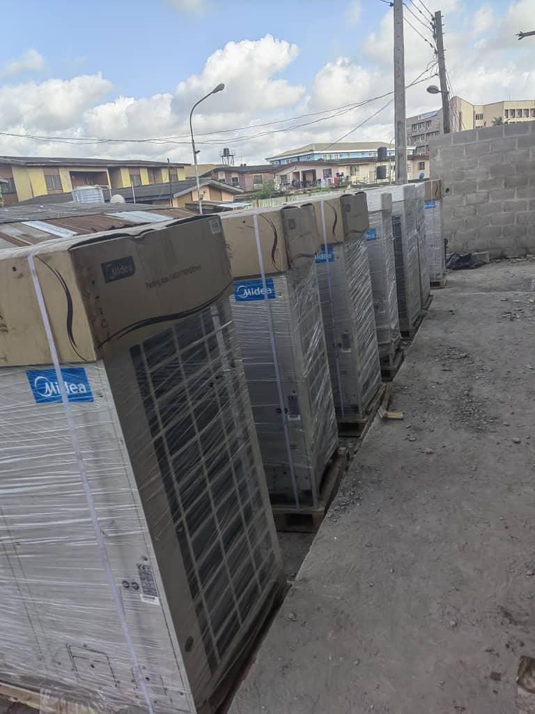 DM Crystal technicians on site, photo 4
