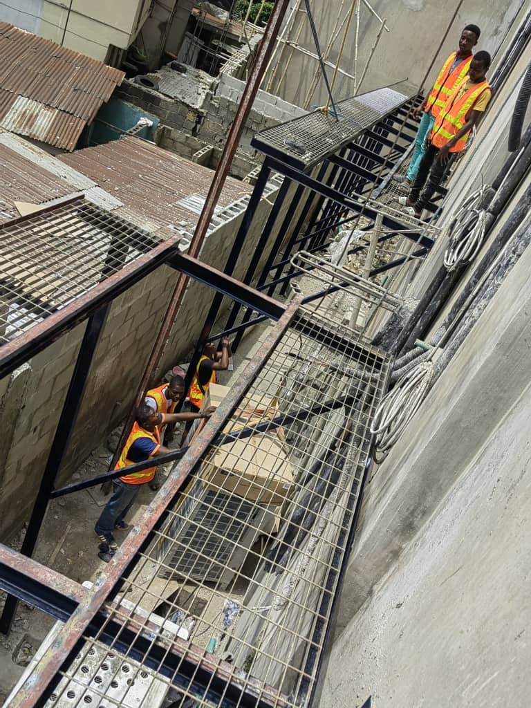 DM Crystal technicians on site, photo 5